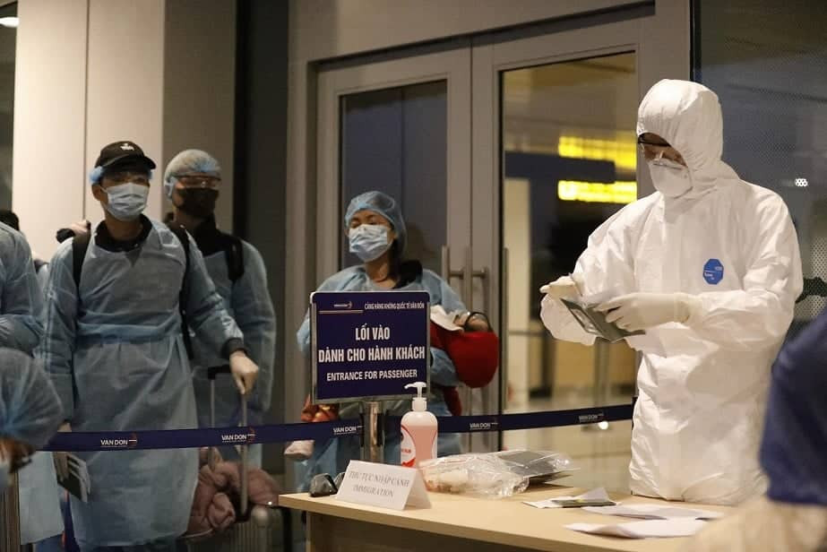 'Chuyến bay Vũ Hán' - Chuyện những người mặt đất ảnh 4