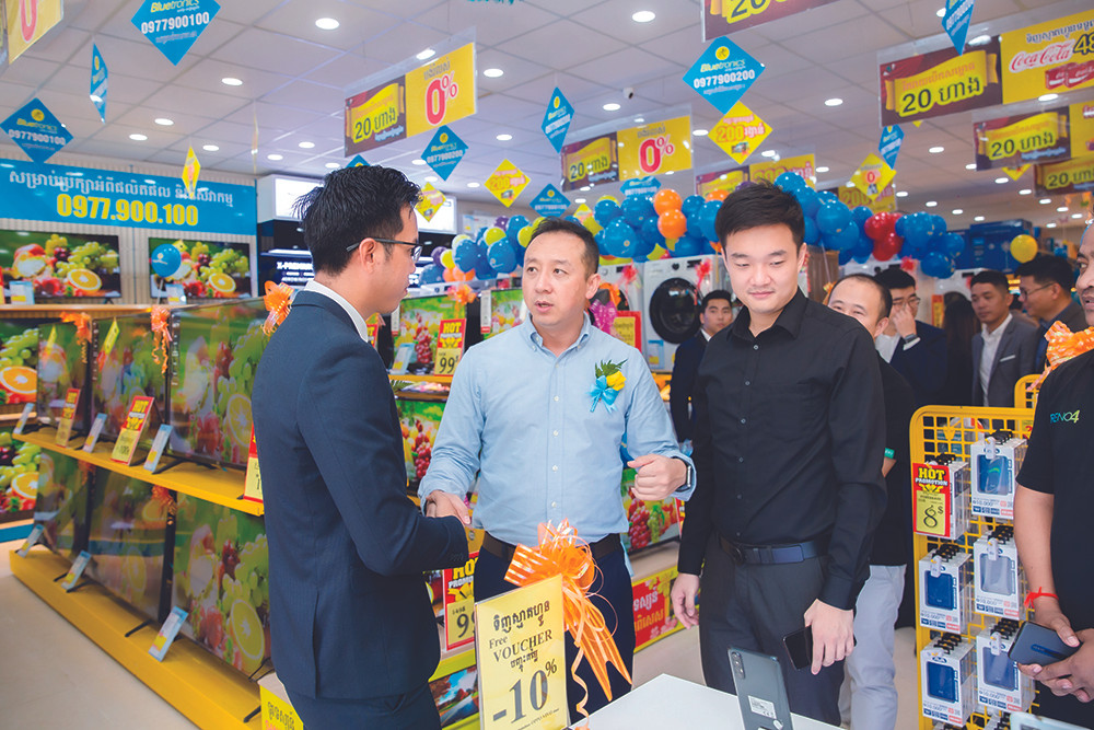 Số lượng shop gấp 3 lần đối thủ lớn nhất ở 'xuất ngoại' thần tốc như Điện máy Xanh ảnh 1