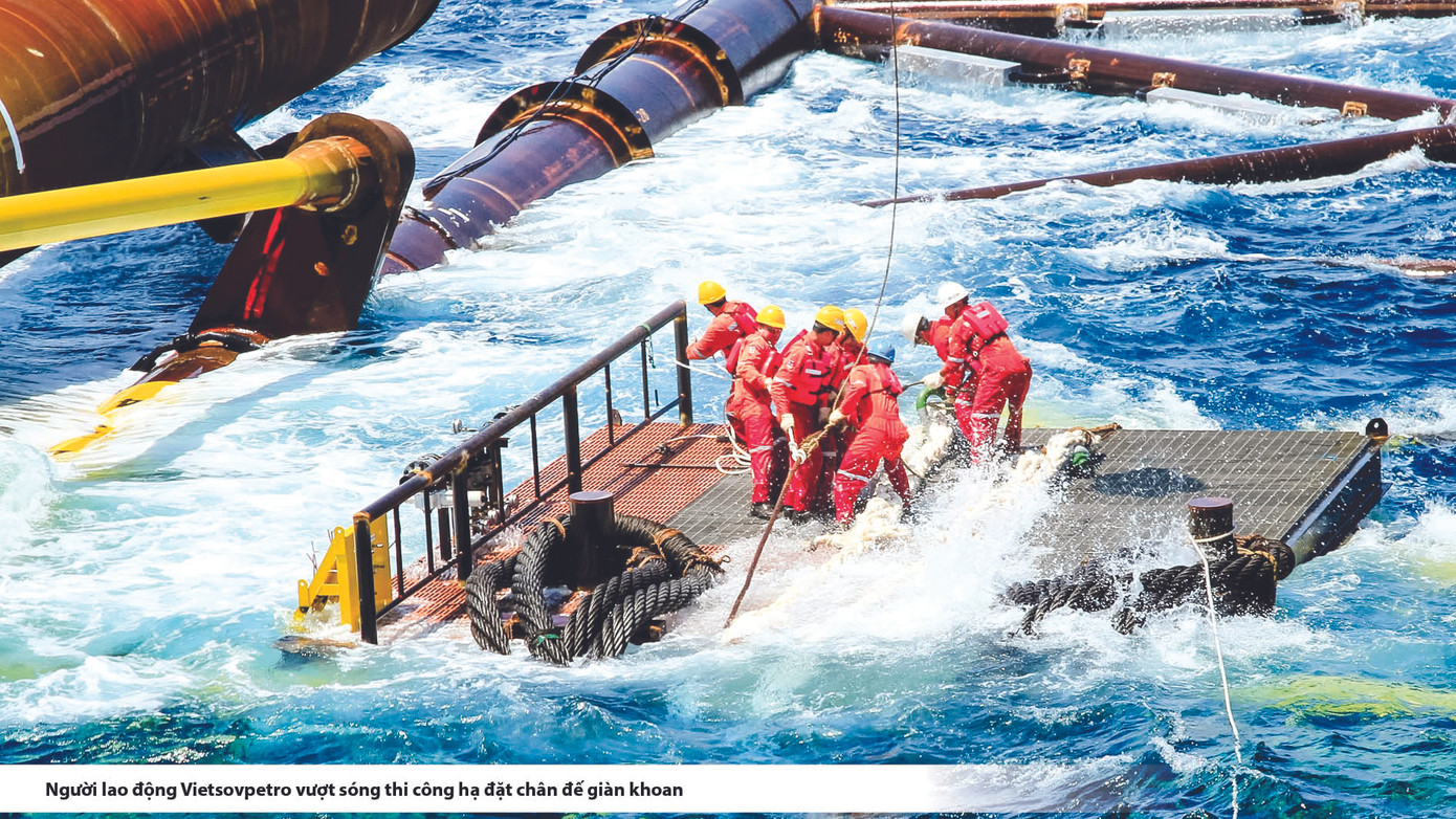 PVN- bản lĩnh vượt qua 'bão kép' ảnh 2