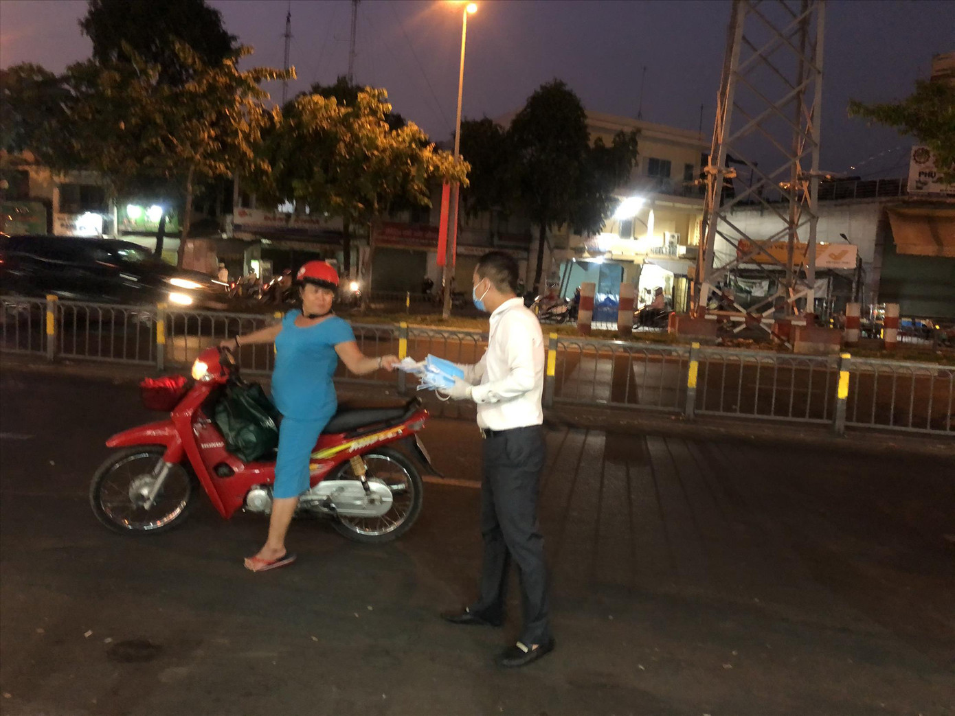 Rằng qua lận đận mới thấu tận lòng nhau ảnh 1