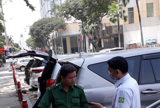 TPHCM giao Thanh niên xung phong quản lý, thu phí đỗ xe ô tô trên đường ảnh 2