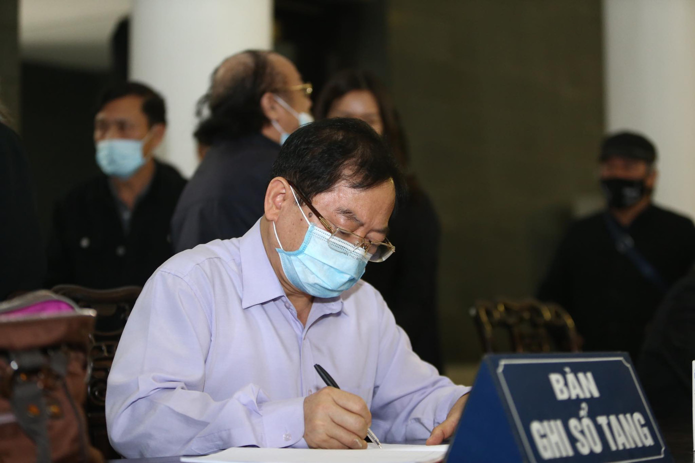 Tiễn đưa nhà văn Nguyễn Huy Thiệp về miền Hua Tát ảnh 3