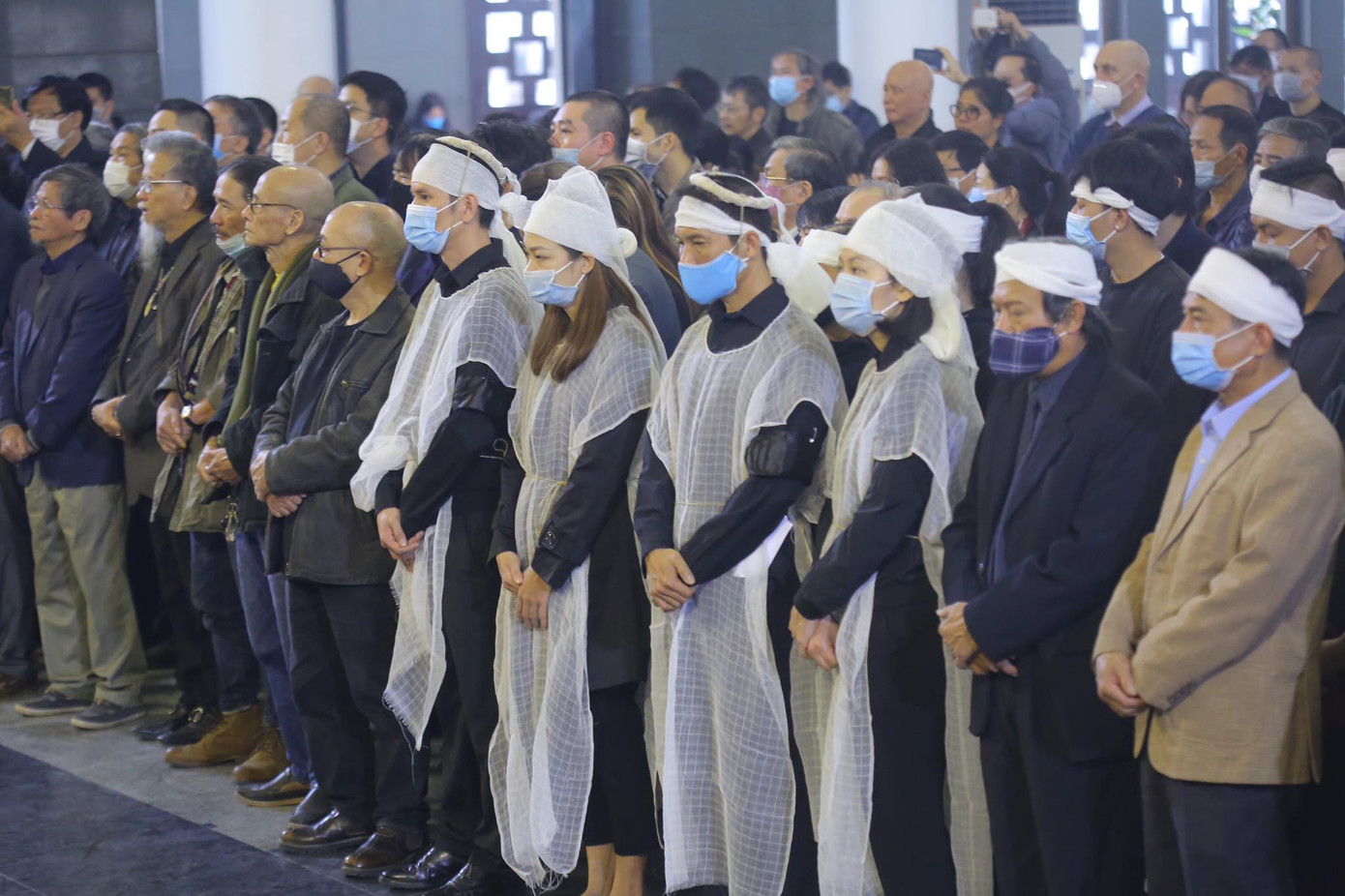 Tiễn đưa nhà văn Nguyễn Huy Thiệp về miền Hua Tát ảnh 2