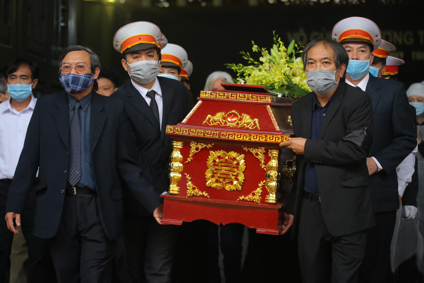 Tiễn đưa nhà văn Nguyễn Huy Thiệp về miền Hua Tát ảnh 8