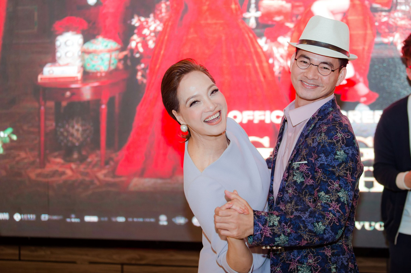 Gái già lắm chiêu V: Kaity Nguyễn gợi cảm ‘đối đầu’ mẹ Lê Khanh tại Hà Nội ảnh 5