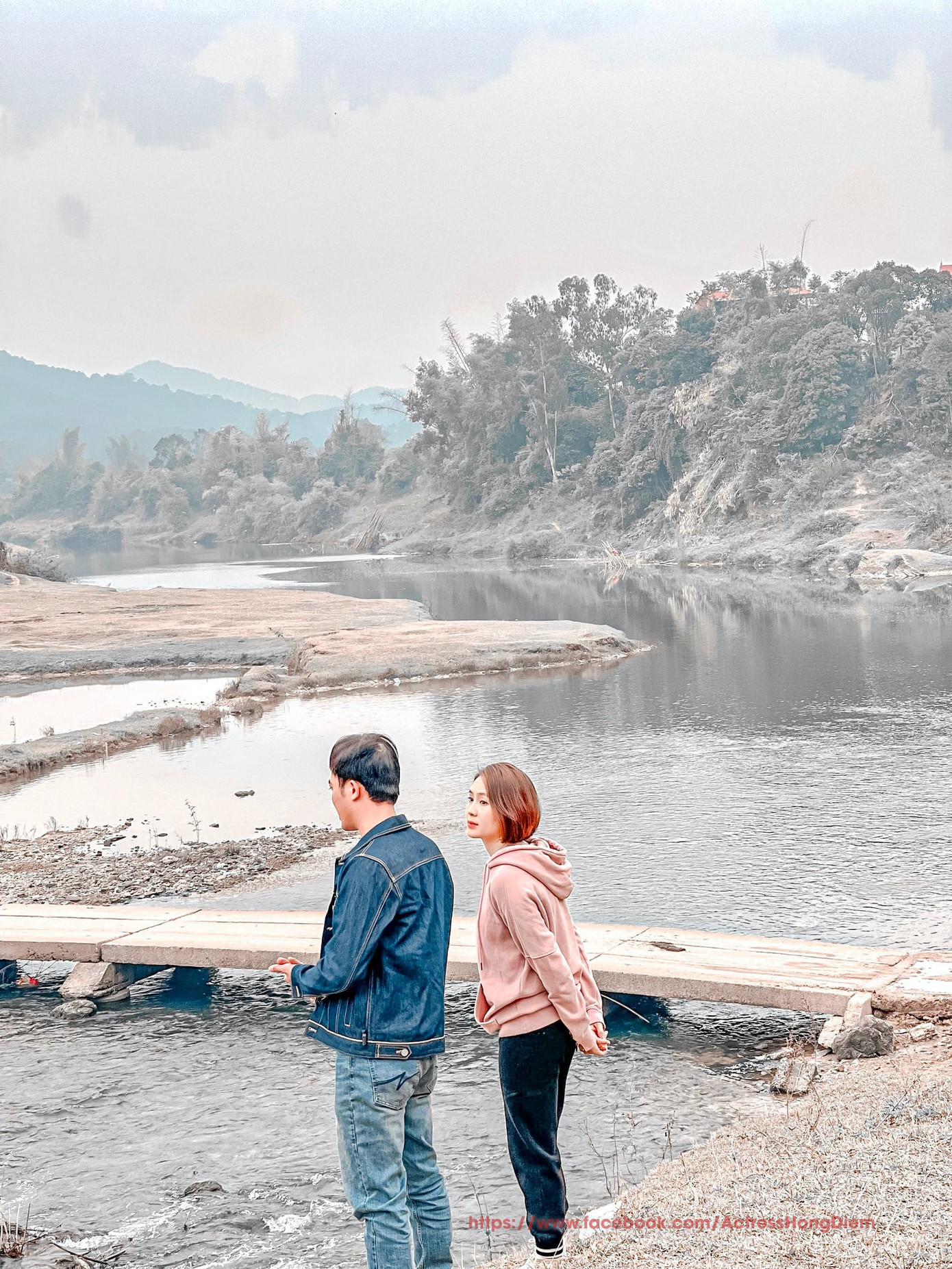 Rò rỉ ảnh lãng mạn của Hồng Diễm-Quốc Đam trong ‘Hướng dương ngược nắng’ ảnh 2