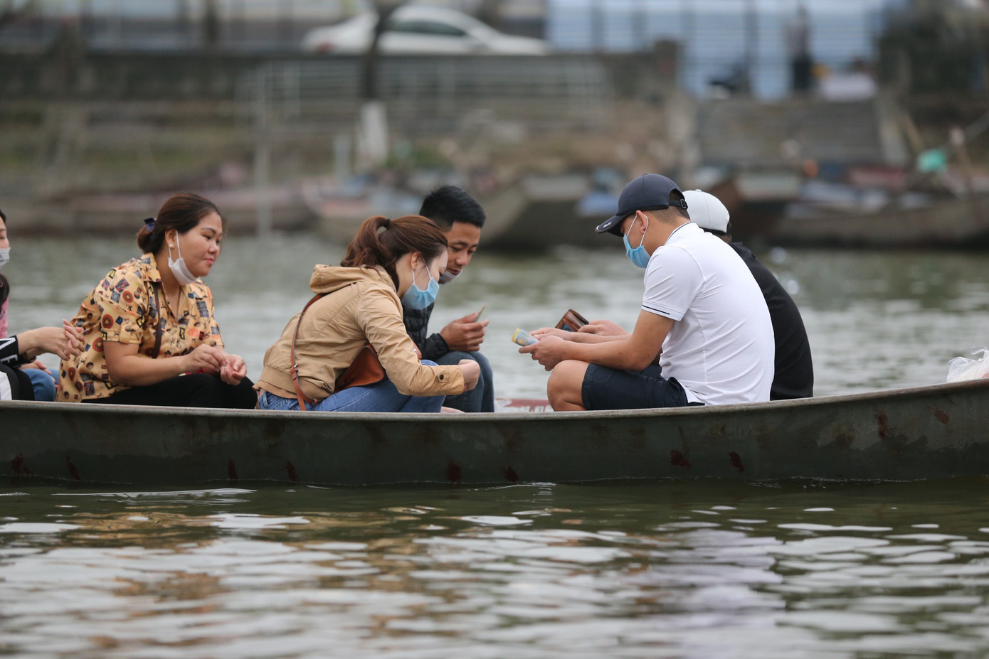 Khoảng hơn vạn người trẩy hội chùa Hương ngày đầu mở cửa ảnh 3