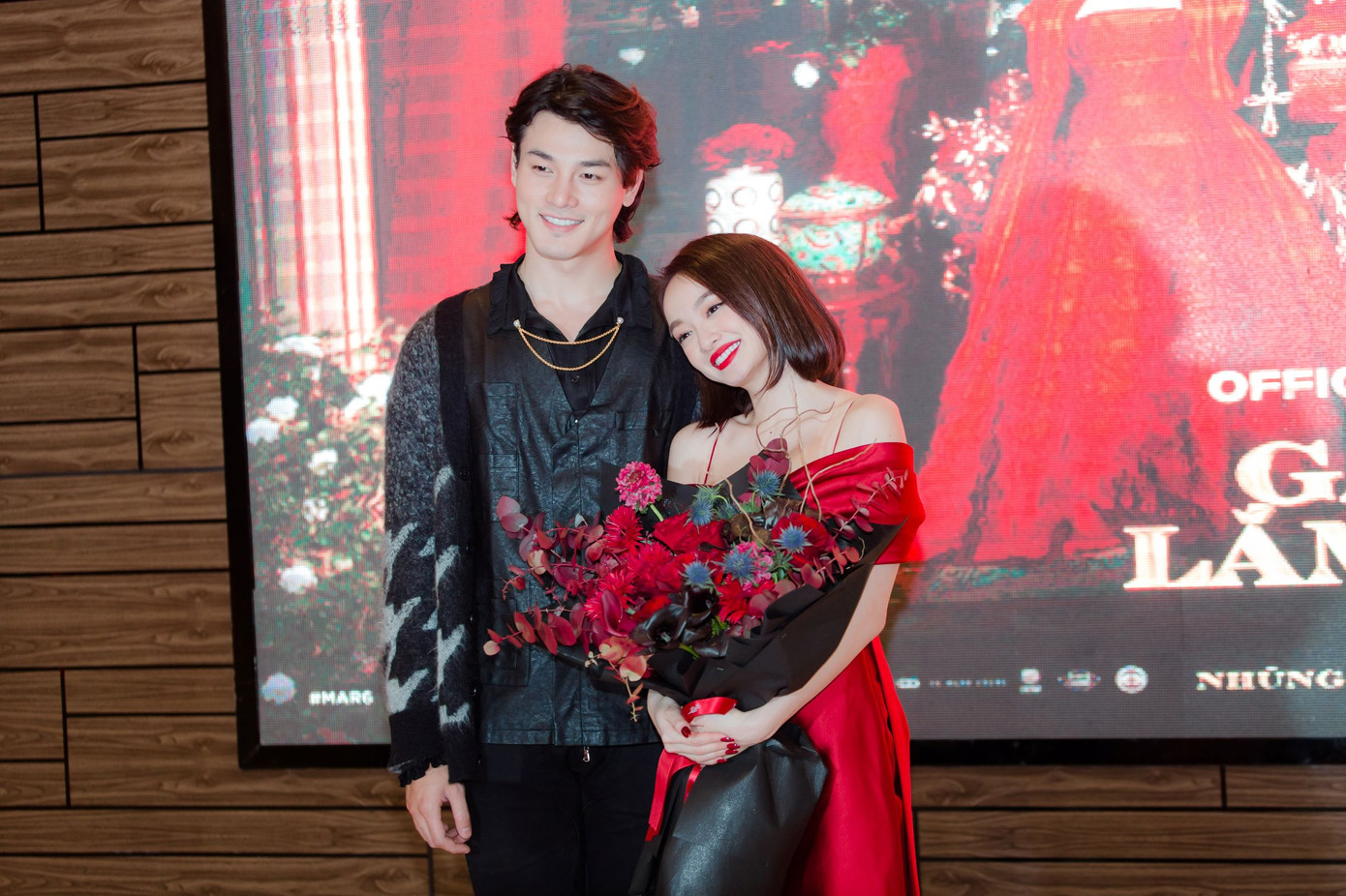 Gái già lắm chiêu V: Kaity Nguyễn gợi cảm ‘đối đầu’ mẹ Lê Khanh tại Hà Nội ảnh 6