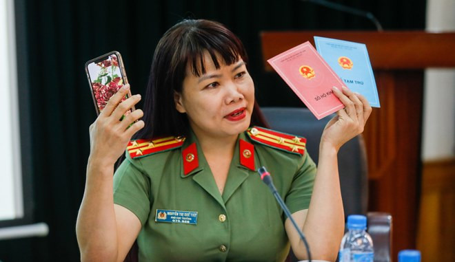 Thẻ căn cước gắn chip không 'khai tử' ngay thẻ thường ảnh 1