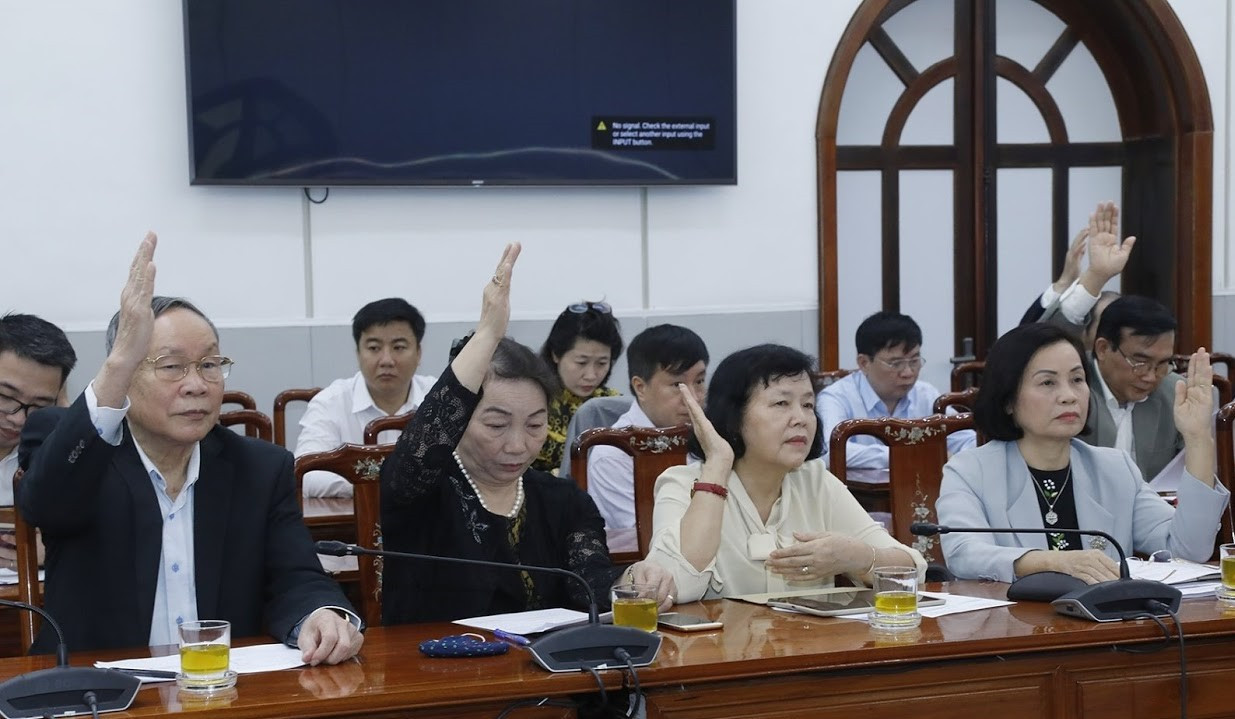 Hai cá nhân tiêu biểu được giới thiệu ứng cử đại biểu Quốc hội ảnh 1