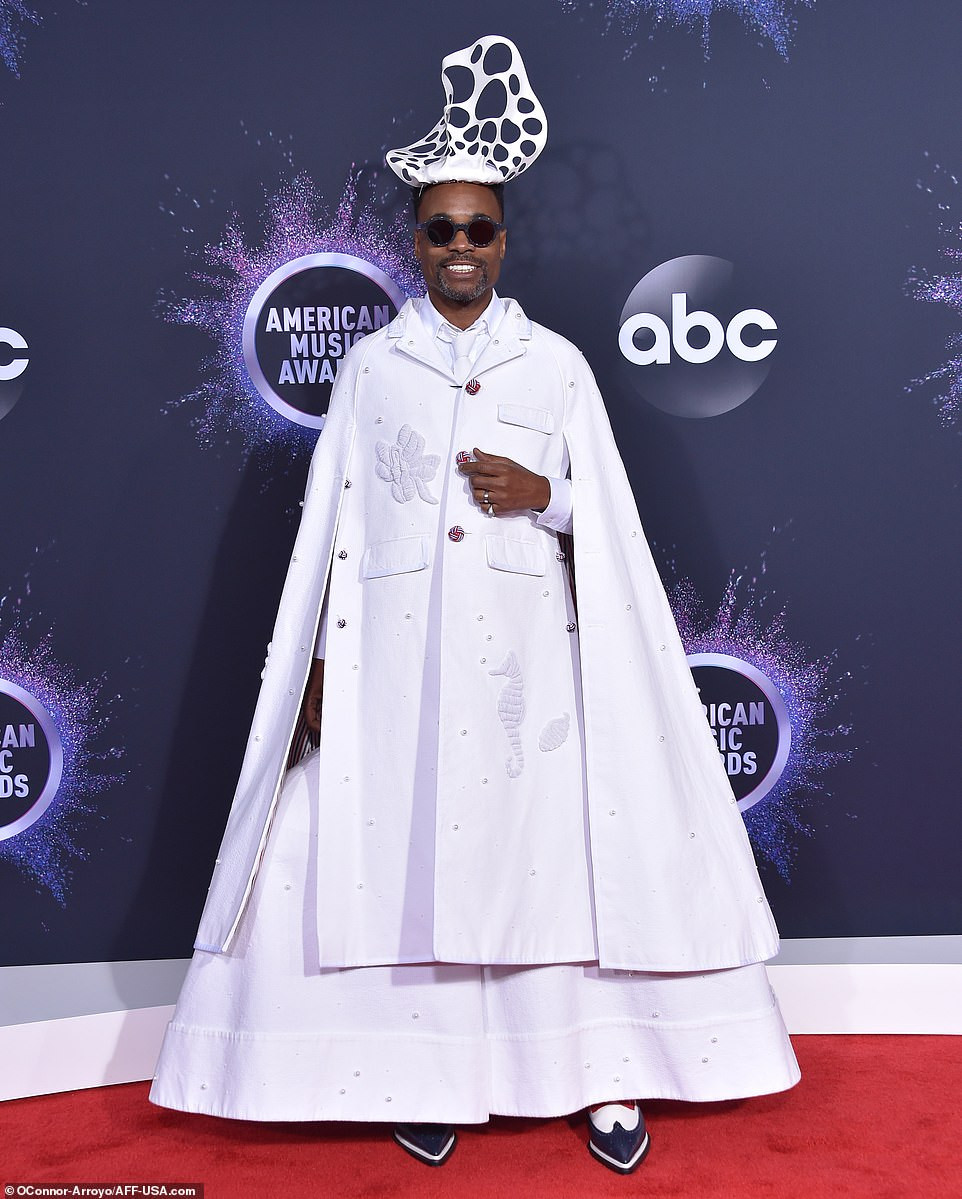 American Music Awards 2019: Dàn mỹ nhân chuộng mốt khoe vòng một ảnh 14