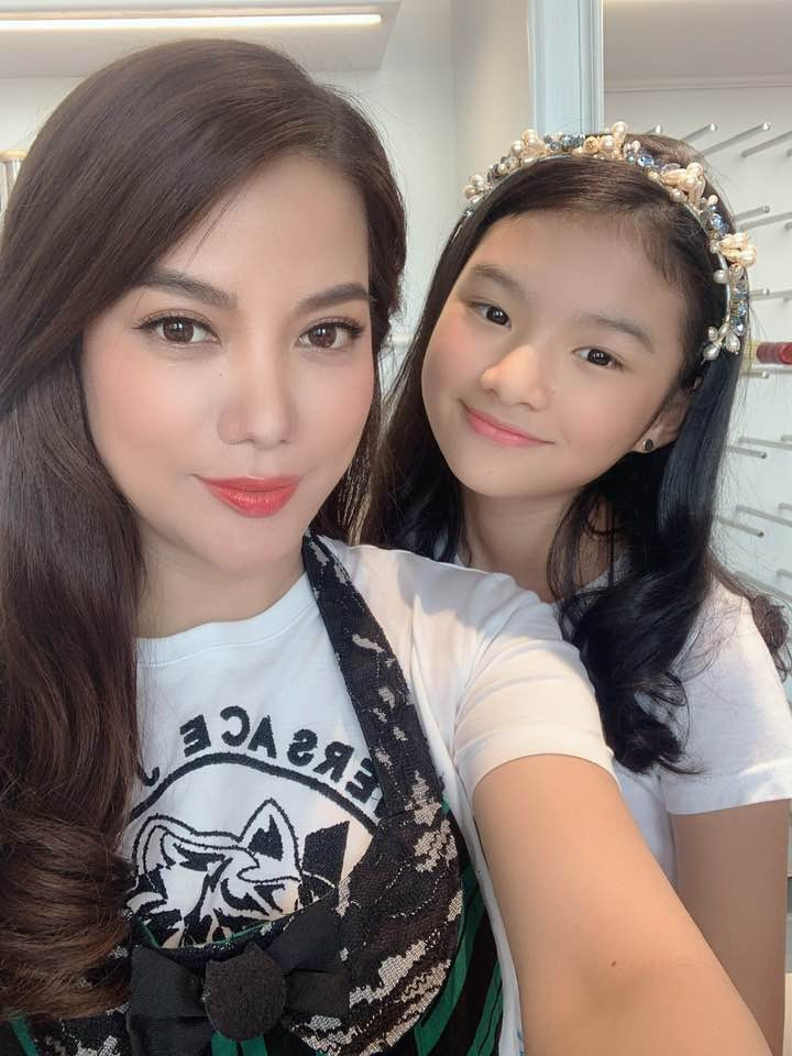 Con gái Trần Bảo Sơn và Trương Ngọc Ánh cao nổi bật, lộ nét hoa hậu ở tuổi 11 ảnh 4