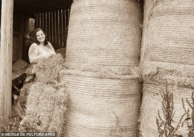 Bộ ảnh lịch khoả thân của những nữ nông dân nước Anh ảnh 12