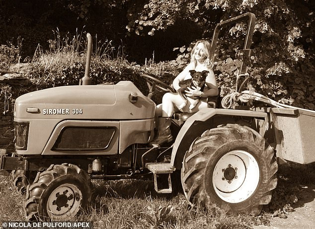 Bộ ảnh lịch khoả thân của những nữ nông dân nước Anh ảnh 5