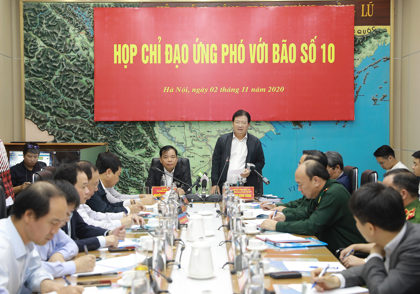 Bão Goni đi theo 'vết xe' của bão số 9 ảnh 2