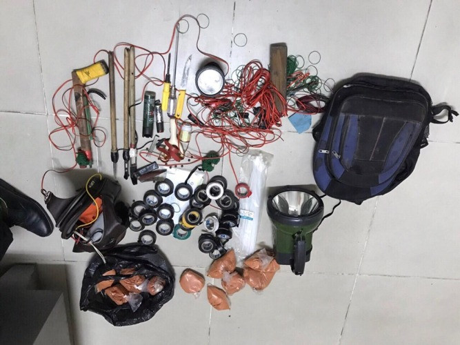 'Cẩu tặc’ dùng ô tô, súng đi trộm chó bị công an tóm gọn ảnh 2