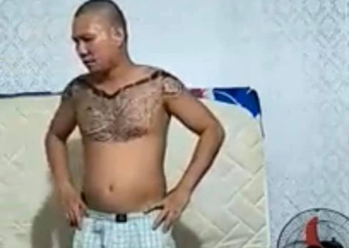 Hòa cho rằng đánh vợ vì bị nói xấu Công an làm việc với gã chồng đánh vợ dã man rồi quay clip tung lên mạng ảnh 1