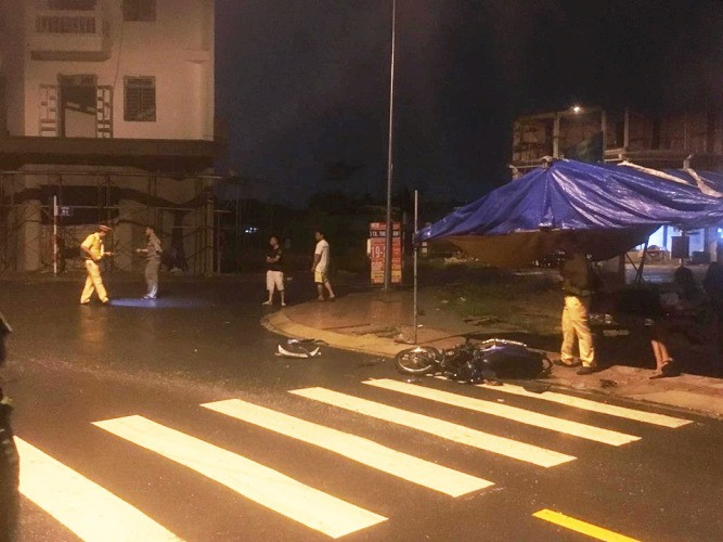 Truy tìm ô tô gây tai nạn khiến 3 người thương vong rồi bỏ trốn ảnh 1