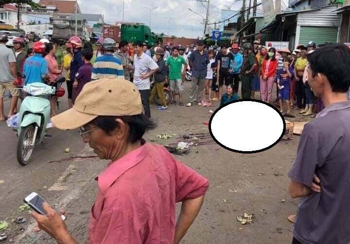 Thùng container văng vào nhà dân khiến 2 người thương vong ảnh 2