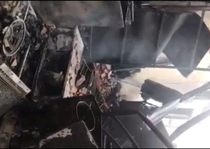 ‘Bà hỏa’ thiêu rụi cửa hàng điện máy và xe ô tô ảnh 4