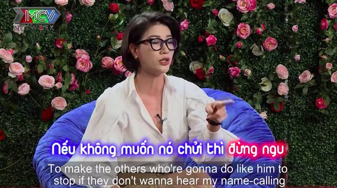 Trang Trần gây sốc vì chỉ thẳng tay vào mặt TS Lê Thẩm Dương khi cãi tay đôi ảnh 1