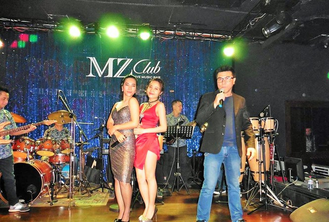 Showbiz 6/5: Hoa đán TVB bị tố lừa đảo ngay trước trụ sở đài ảnh 3