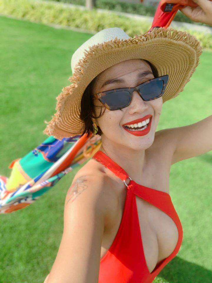 Ốc Thanh Vân khoe vòng 1 táo bạo cùng hình xăm lạ ảnh 5