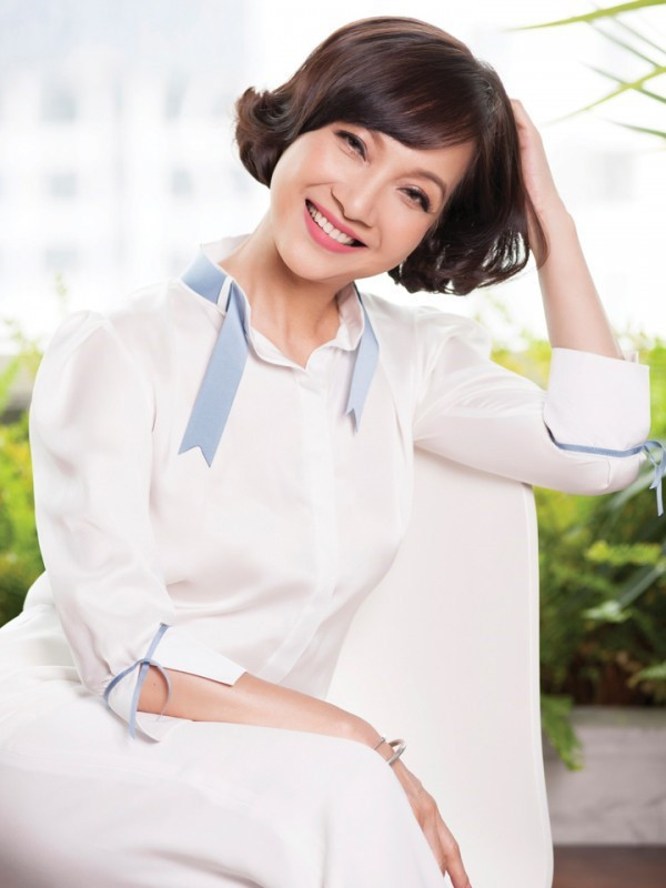 Showbiz 12/3: Đăng ảnh khỏa thân khi tắm, Elly Trần nhận bình luận khiếm nhã ảnh 3