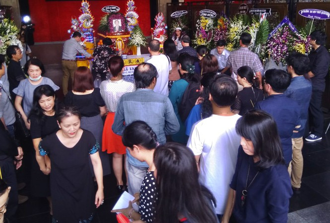 Showbiz 18/5: Ông bầu Hoàng Vũ vẫn giữ thư, tin nhắn tình cảm của Lan Trinh ảnh 6