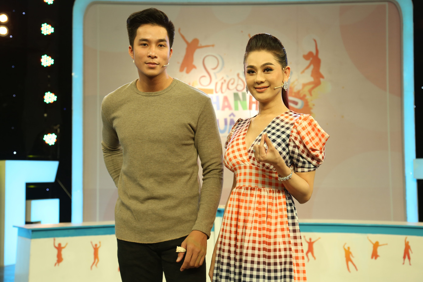 Vân Trang ‘kém duyên’ vì liên tục so sánh nhan sắc Mạnh Đồng và Hoàng Rapper ảnh 1