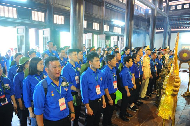 Toàn cảnh Lễ báo công dâng Bác và trao huy hiệu Thanh niên tiên tiến làm theo lời Bác ảnh 13