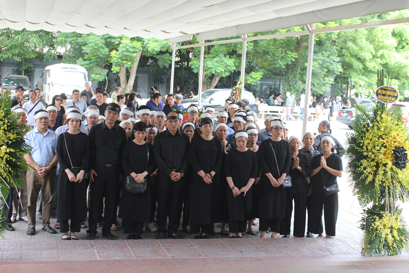 Gia đình, đồng nghiệp tiễn biệt NSƯT Hoàng Yến ảnh 1