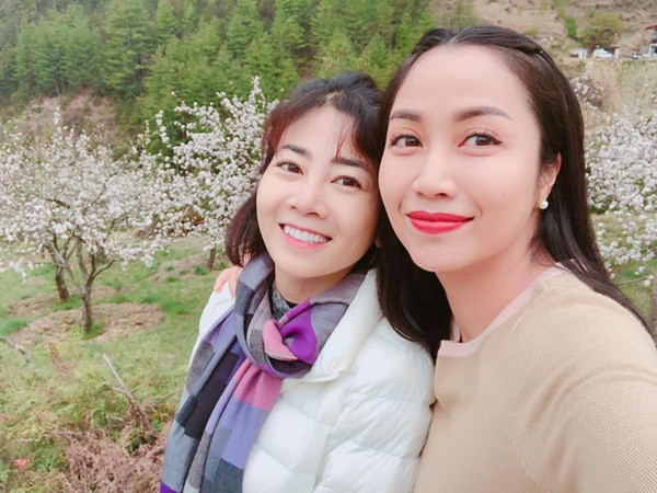 Showbiz 11/4: Ốc Thanh Vân khóc nhớ Mai Phương ảnh 1