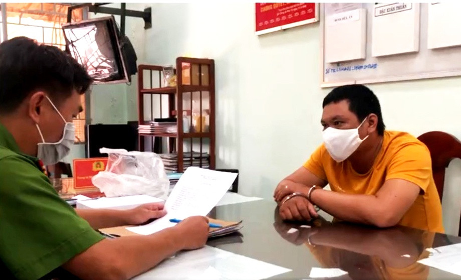 Trinh sát giả cán bộ chống dịch bắt kẻ giết trụ trì chùa Quảng Ân ảnh 1