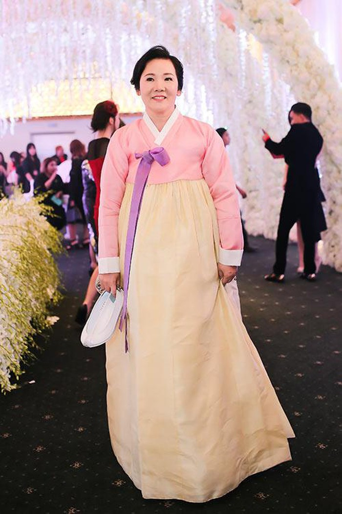 Nhan sắc và điều ít biết về mẹ vợ người Hàn Quốc của Trấn Thành ảnh 11