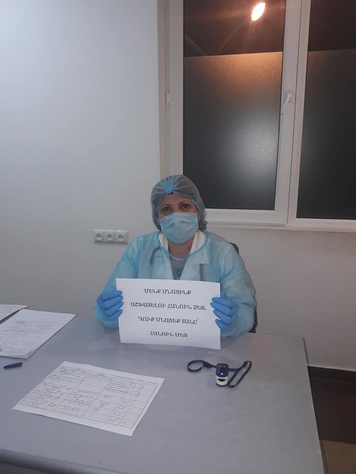 Thông điệp 'Chúng tôi đi làm vì bạn, bạn ở nhà vì chúng tôi' gây xúc động toàn cầu ảnh 6