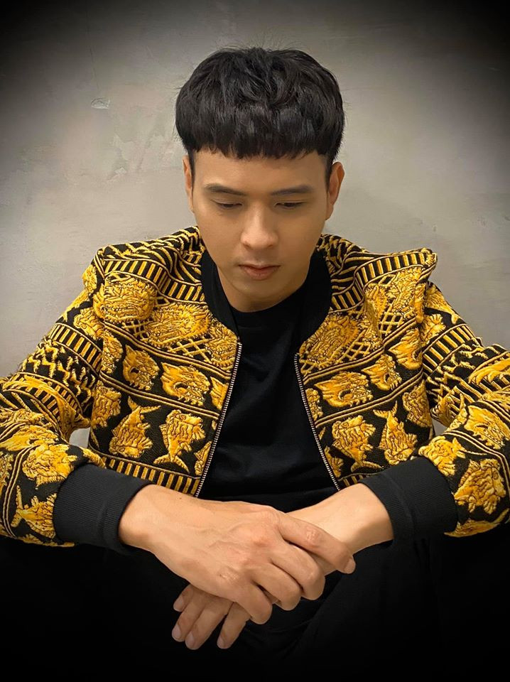 Sao Việt 30 Tết: BTV Quang Minh ăn tất niên 'theo hiến pháp và pháp luật' ảnh 6