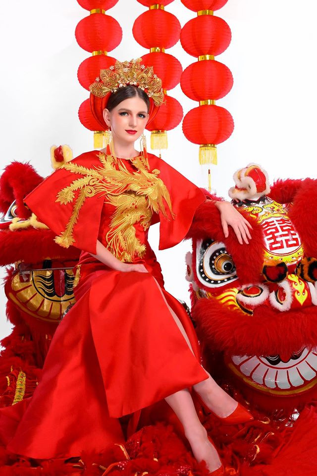 Nữ DJ người Ukraine bị đồn lộ clip nóng sở hữu mặt búp bê, thân hình 'bốc lửa' ảnh 11