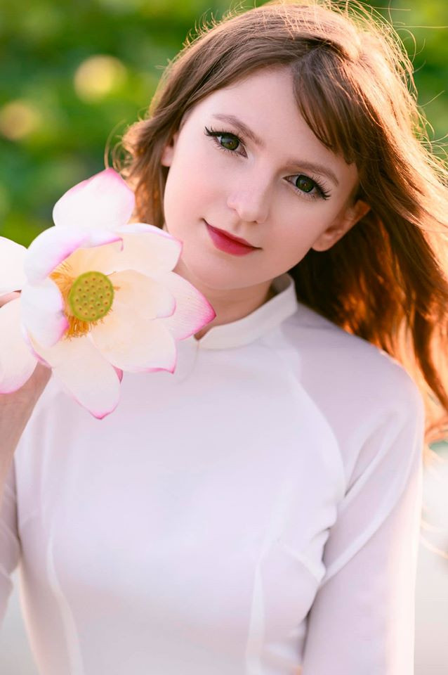 Nữ DJ người Ukraine bị đồn lộ clip nóng sở hữu mặt búp bê, thân hình 'bốc lửa' ảnh 8