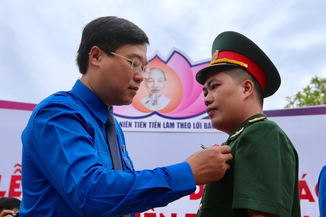 Toàn cảnh Lễ báo công dâng Bác và trao huy hiệu Thanh niên tiên tiến làm theo lời Bác ảnh 8