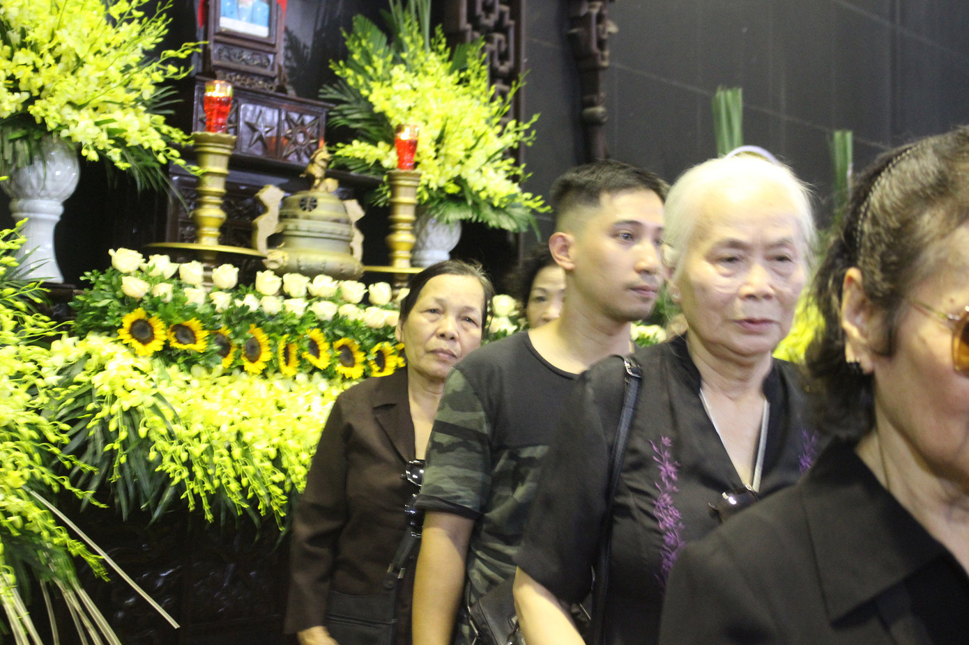 Gia đình, đồng nghiệp tiễn biệt NSƯT Hoàng Yến ảnh 12