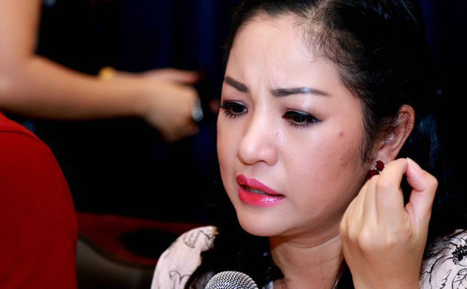 Showbiz 15/2: Quay MV trong lò mổ heo, nữ ca sĩ gây tranh cãi ảnh 6