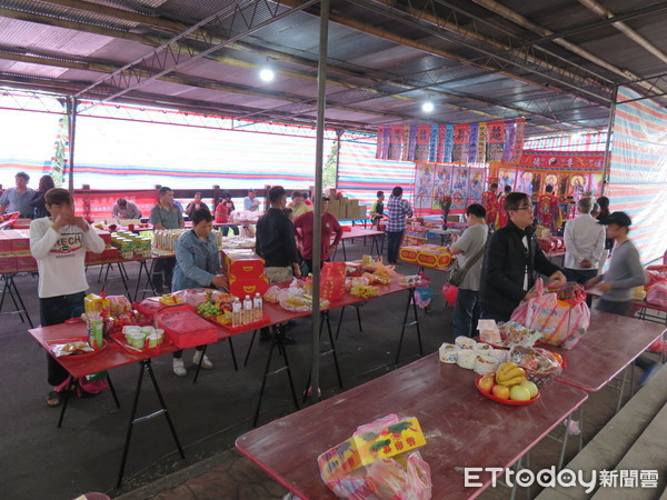 Cúng Tết thanh minh trực tuyến để phòng Covid-19 ảnh 1