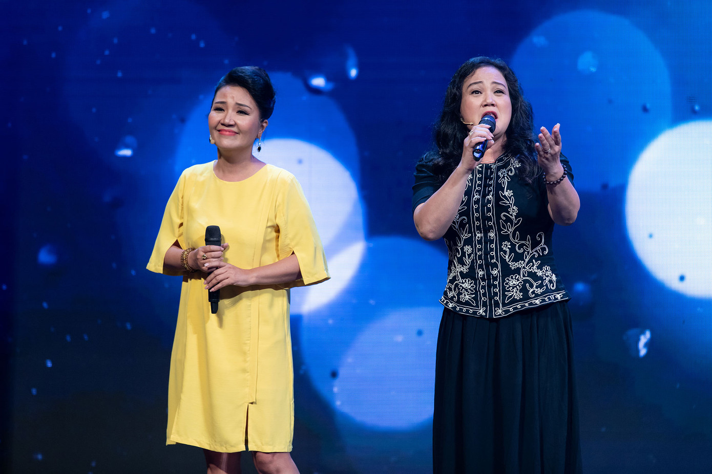 Ngân Quỳnh rớt nước mắt cảm ơn chị cả Thanh Hằng vì giúp cô quay lại với nghề ảnh 2