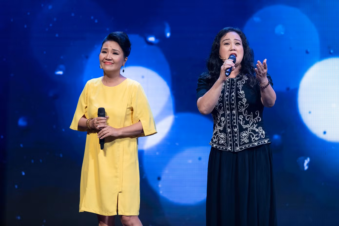 Ngân Quỳnh rớt nước mắt cảm ơn chị cả Thanh Hằng vì giúp cô quay lại với nghề ảnh 2