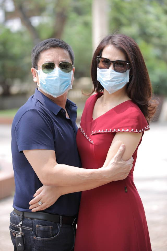 Showbiz 27/3: Phi Nhung gửi khẩu trang cho con gái đang làm y tá ở Mỹ ảnh 6