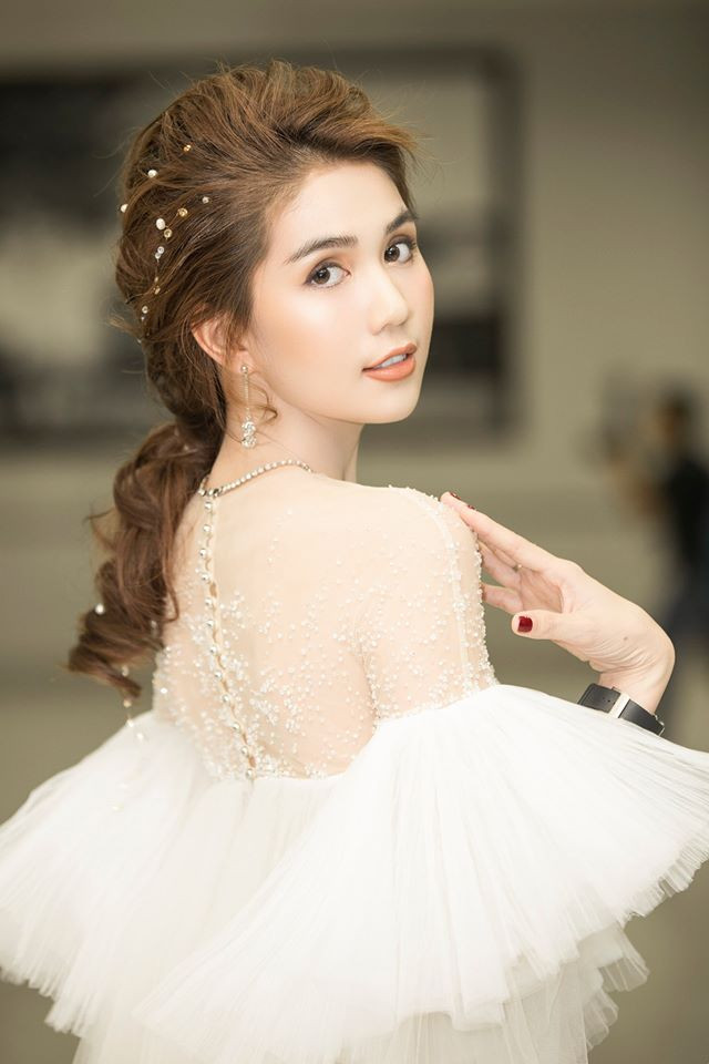 Ngọc Trinh lại gây 'sốc’ với váy xuyên thấu màu nude ảnh 4