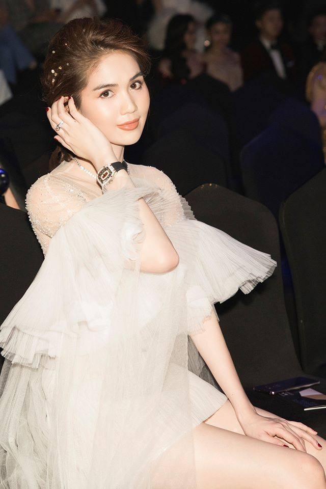 Ngọc Trinh lại gây 'sốc’ với váy xuyên thấu màu nude ảnh 6