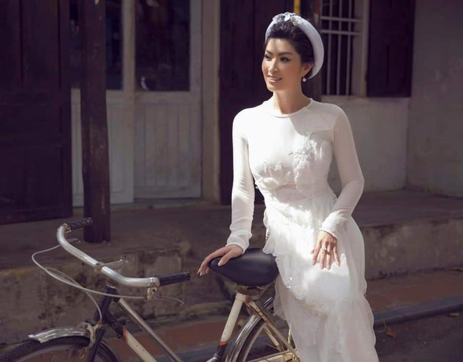 Showbiz 25/5: Hồ Ngọc Hà lộ diện với vóc dáng 'lạ' giữa tâm điểm mang thai ảnh 7