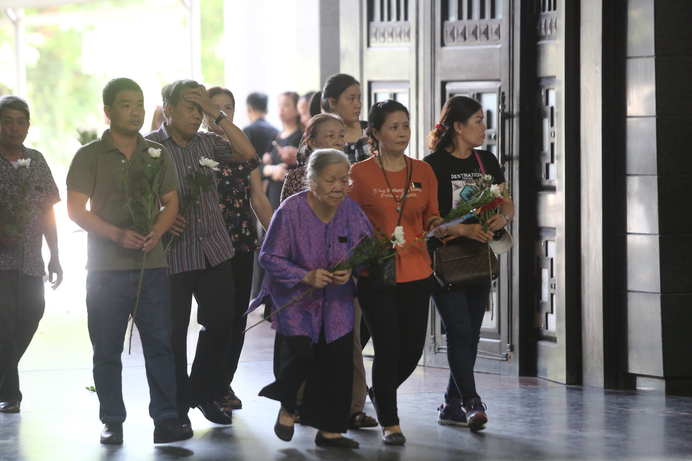 Đám tang phủ toàn hoa trắng của MC Thể thao Diệu Linh ảnh 10